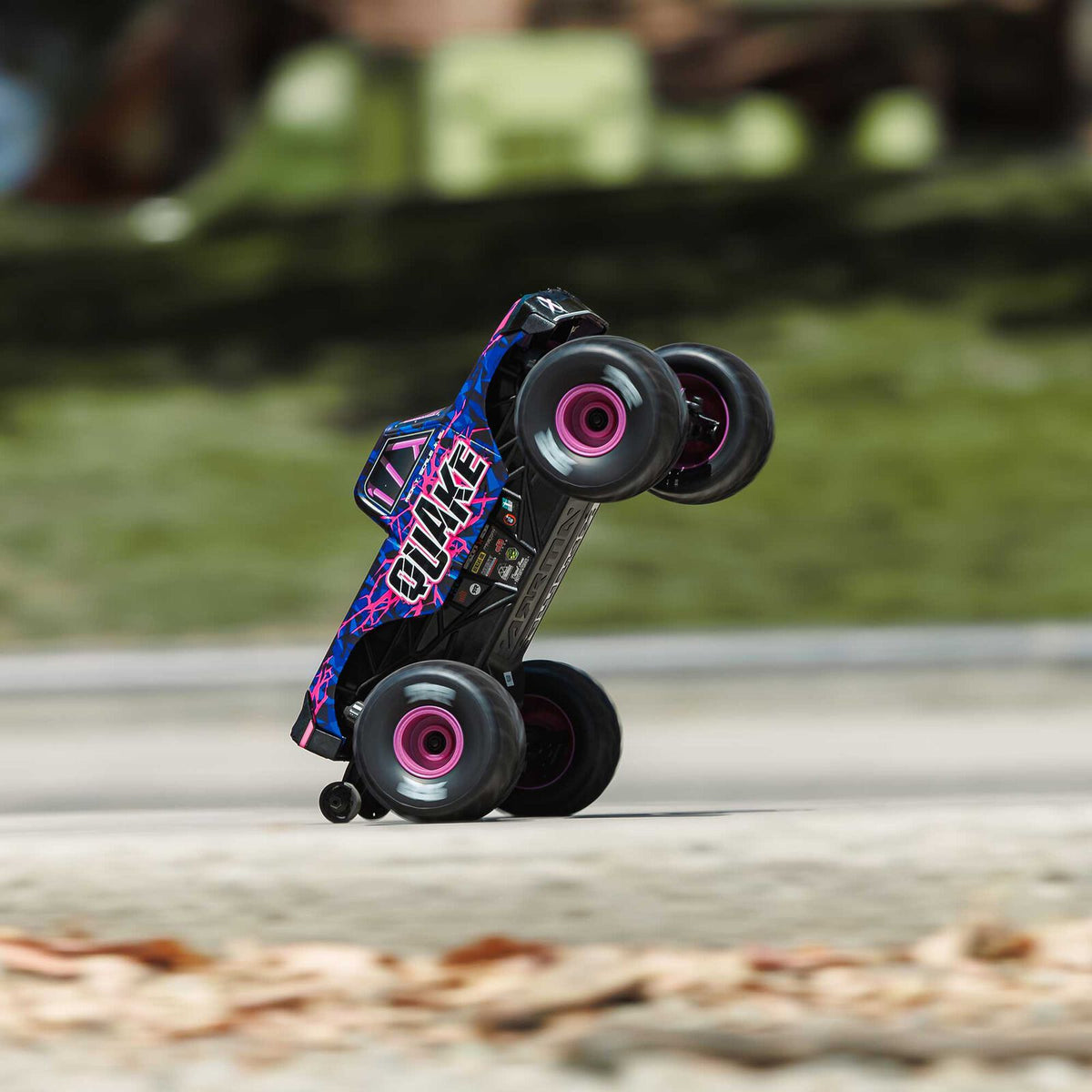 Arrma 1/16  Quake GROM Brushed Monster Truck: RTR (Purple)