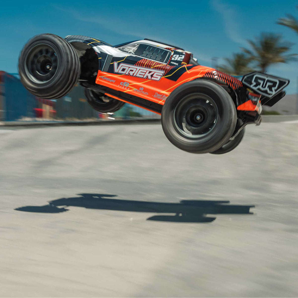 ARRMA VORTEKS MEGA 550 Brushed 2WD Stadium Truck w/Batt/Charger: RTR (ORANGE)